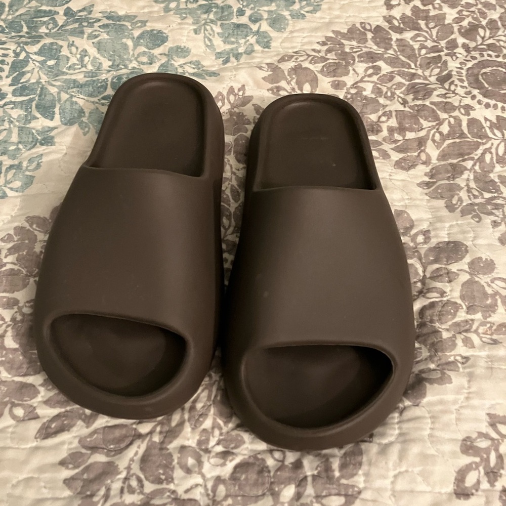 Yeezy Slides